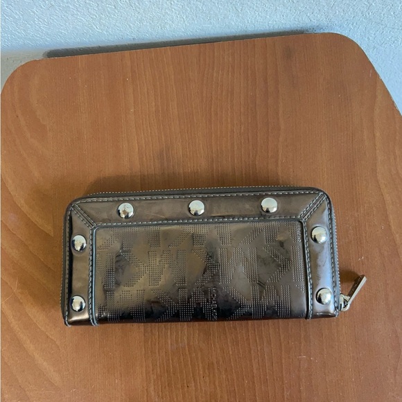 Michael Kors Studded Jet Set Zip Around Zipper Wallet - Picture 2 of 10